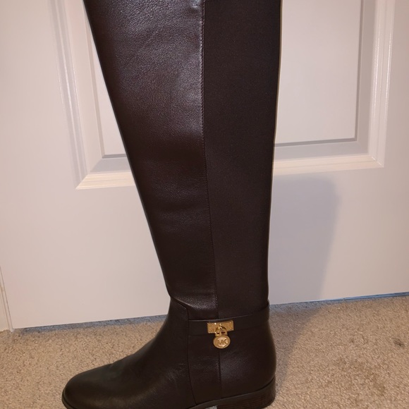 Boots - Picture 3 of 4